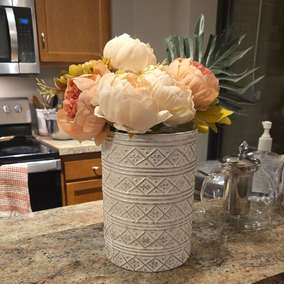 Elegant Silver and Cream Vase Handmade Look - Picture 2 of 6